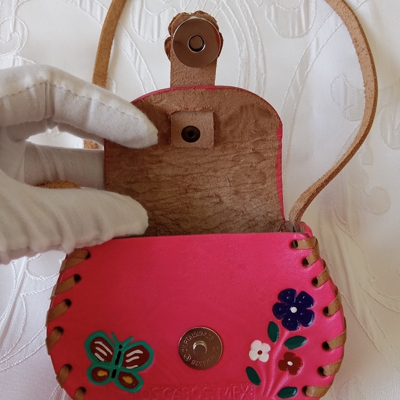 Mexican hand stitched leather purse - Picture 4 of 6
